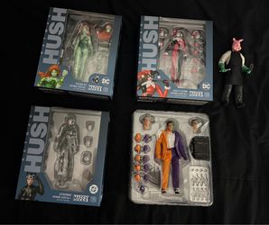 Mafex Mezco DC McFarlane Figures