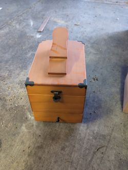 Shoe Shine / Boot Black Stand