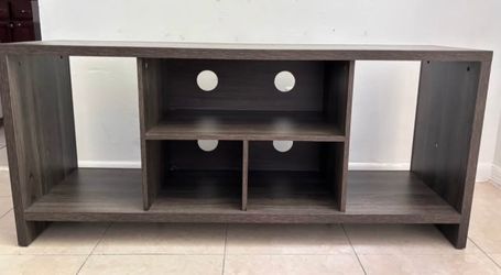 Modern TV Stand / Entertainment Center