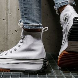 Converse Sneakers Women's Size 7,5