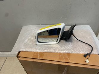 2012-2014 Mercedes  Benz  c class  Lt door  mirror