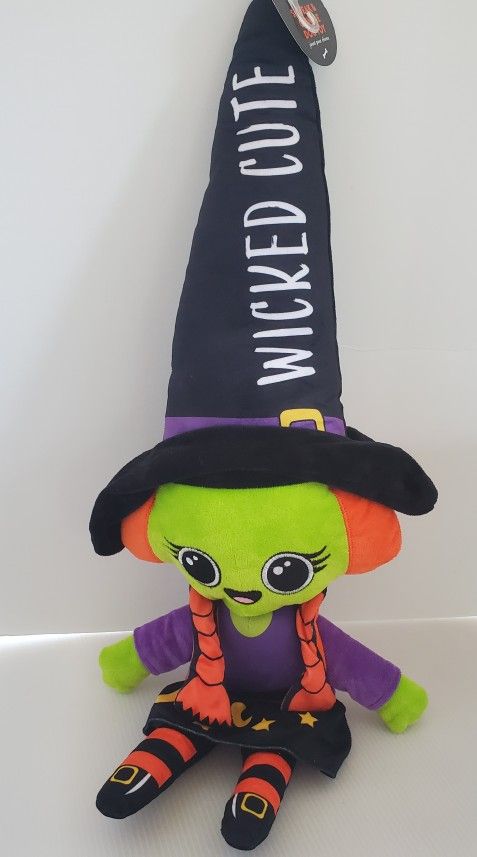 Halloween Dog Toy Wicked Cute Witch Squeak Crinkle Thrills & Chills Large 14"
New with tags