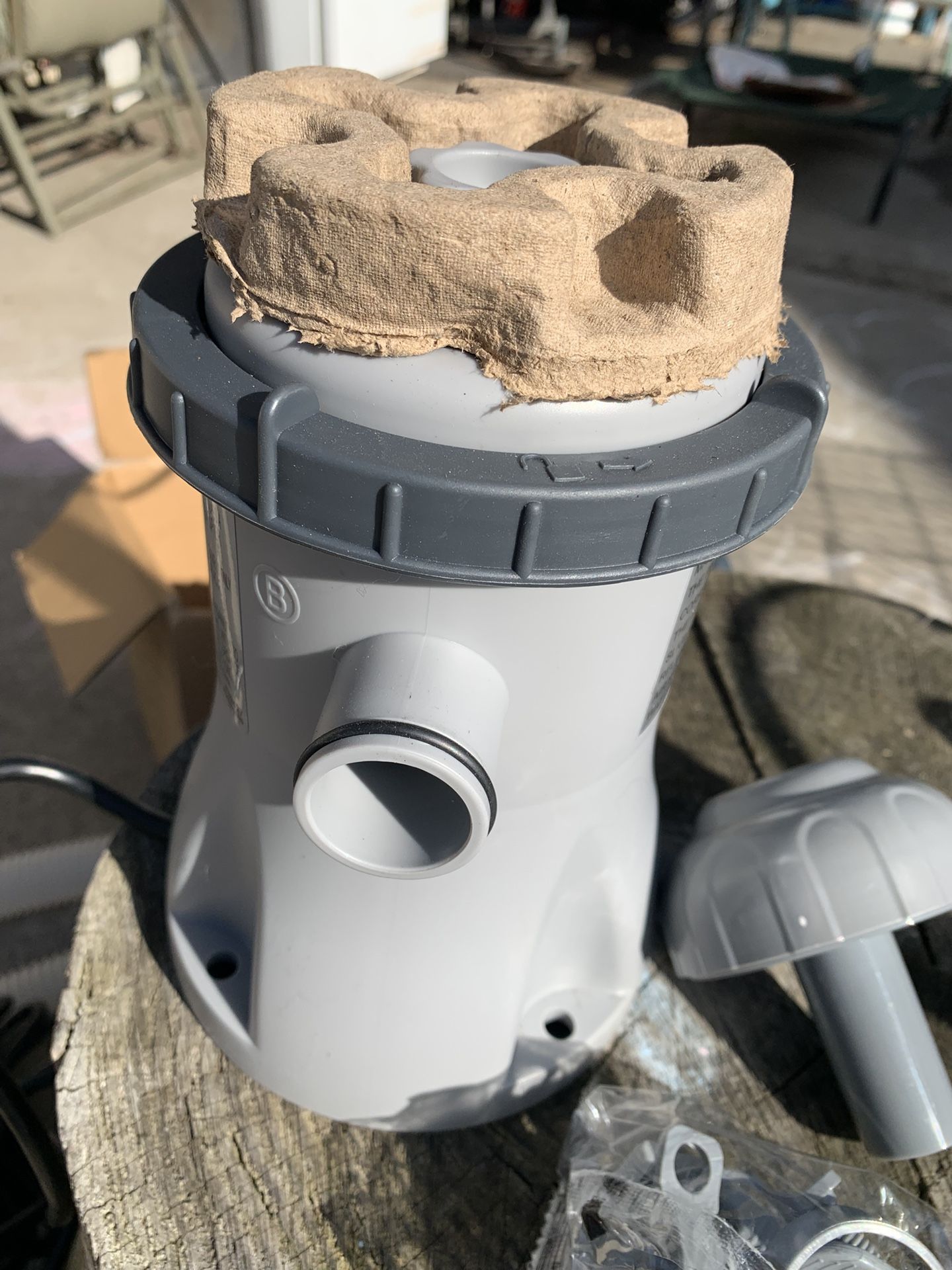BRAND NEW Pool Pump And 8x8 Round Pool Cover