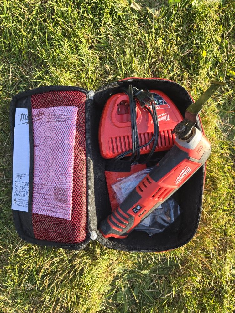 Milwaukee M12 Oscillating Multi-tool