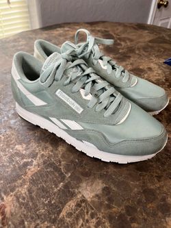 Size 8 semi New