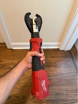 Milwaukee M18 18V Lithium-Ion Cordless FORCE LOGIC 6 Ton Linear Utility Crimper with BG-D3 Jaw