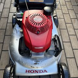 21”  Honda HRR216 Self Propelled  Lawn Mower In Cooper City 33330
