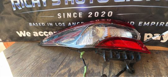2021 2023 Toyota Camry taillight left side