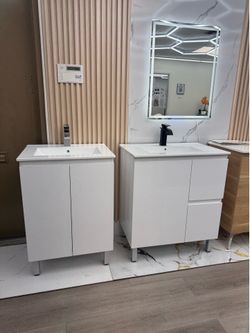 White Freestanding Bathroom Vanity with Basin