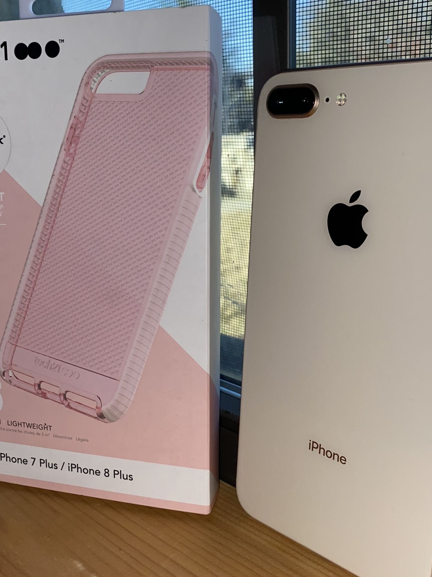 iPhone 8 Plus ROSE GOLD! 64gb UNLOCKED
