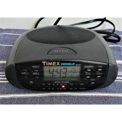 Timex Dual Alarm AM FM Calendar Clock Radio