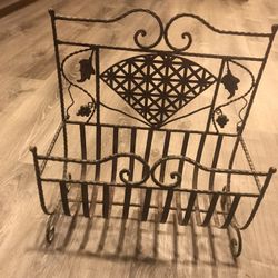 Magazine And Newspaper Holder