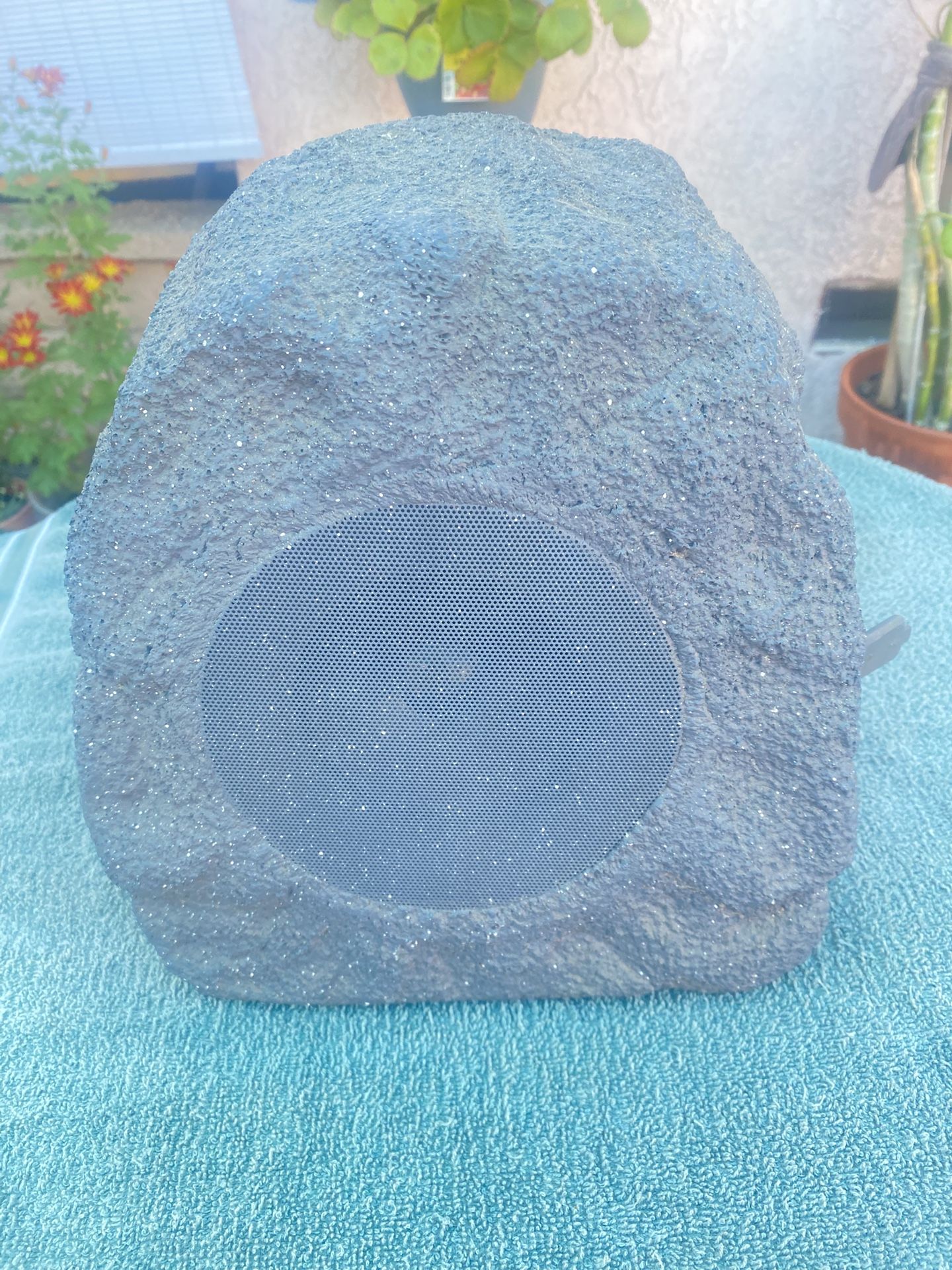 Bluetooth Rock Speaker 