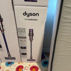 Dyson V9 Vacuum 