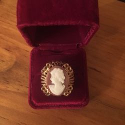 Vintage 14k gold cameo ring