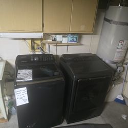 SAMSUNG TOP OF THE LINE WASHER DRYER LIKE NEW!! 8