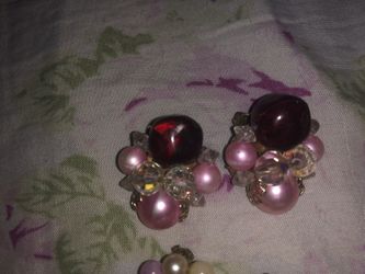 7 pairs of clip on earrings