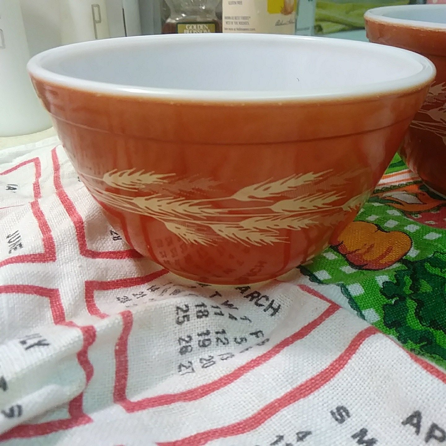 Vintage pyrex Autumn Harvest mixing bowl bowls 401 402