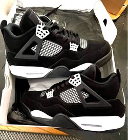 JORDAN 4s Black / White Men’s SZ 12