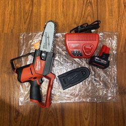 Milwaukee M12 Fuel 6” Pruning Saw HATCHET (2527-20) (1) 4.0ah Battery (1) M12 Charger 