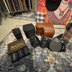Sony Mirrorless Camera With Accessories 