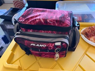 mystery tackle box $200 worth of misalaneis lures and knives