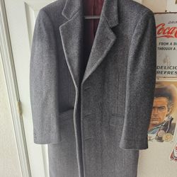 Good Condition , Men's Virgen Wool Long Winter Coat Size  42 Reg 