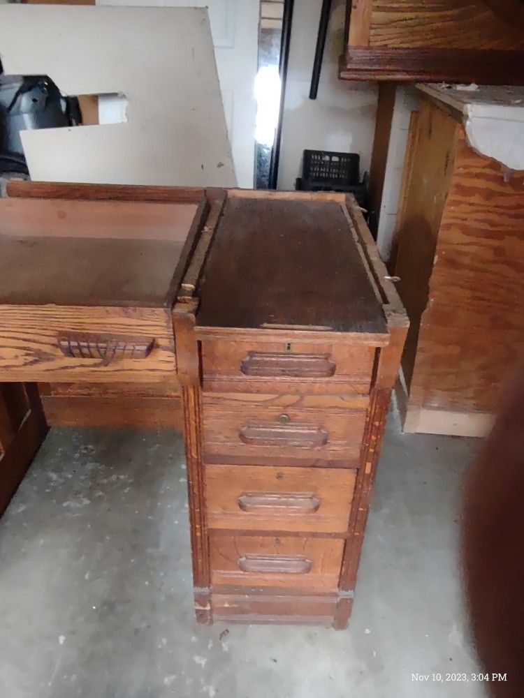         FREE.     Antique Roll Top Desk Oak Needs Repair Left Side Drawers