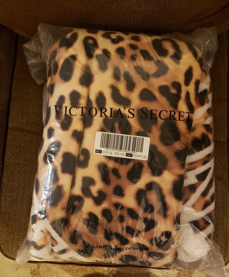 Victoria's Secret PINK Sherpa Blanket Large 60"x72"