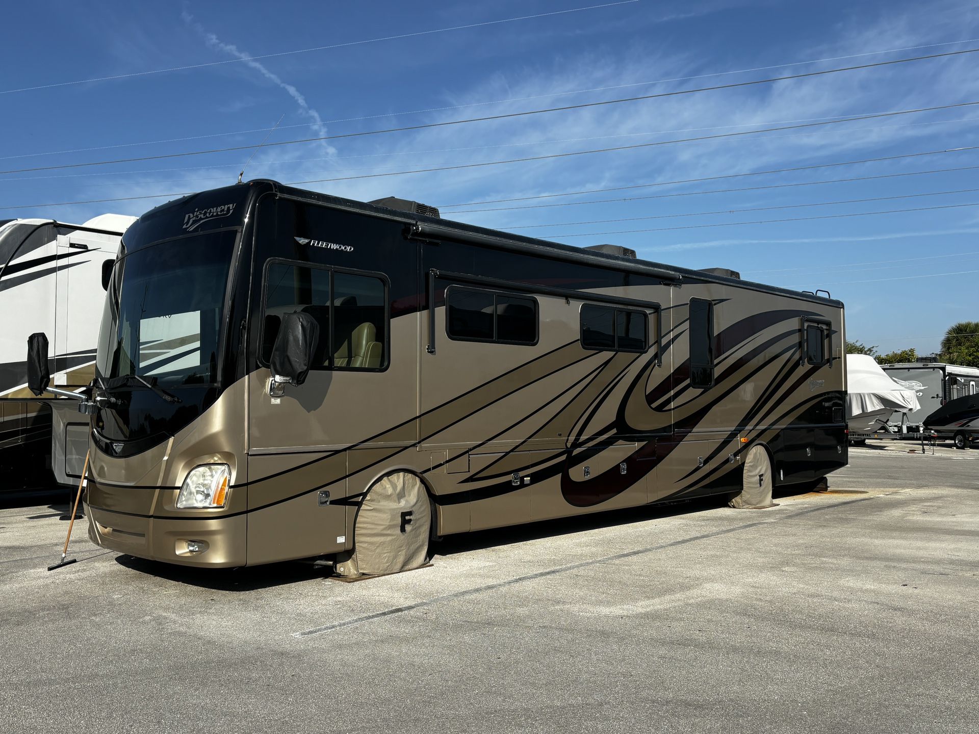 2014 Fleetwood discovery 40X