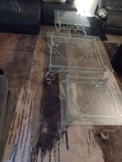 3pc  contemporary glas table set very nice!!!