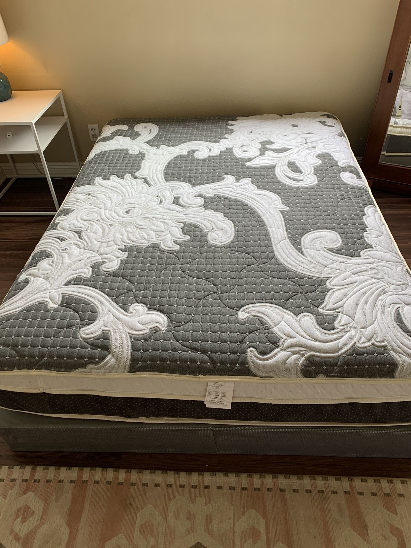 Queen Mattress!! PRICE REDUCED!!!!