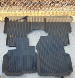Honda CR-V All-Weather Rubber Floor Mats Set