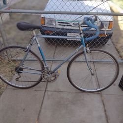 Road Bike Ready To Ride 200.00