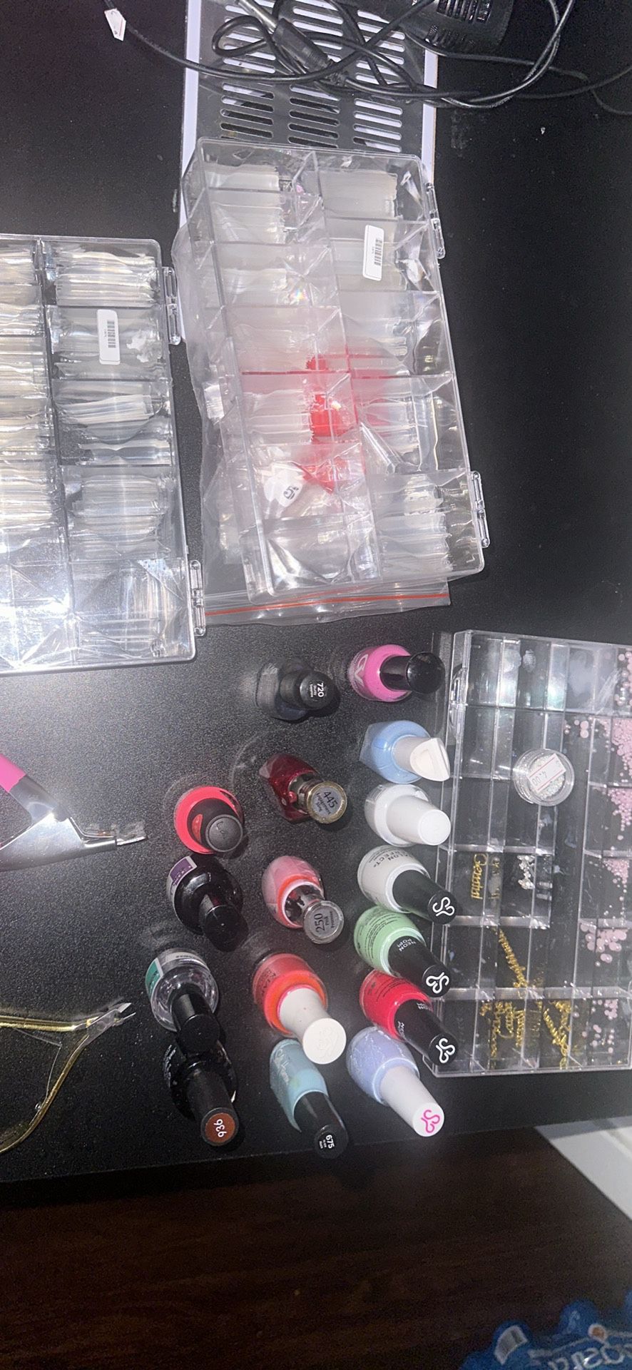 Nail Polish And False Nails With Case And 2 Nail Tools, Jewelry Included 