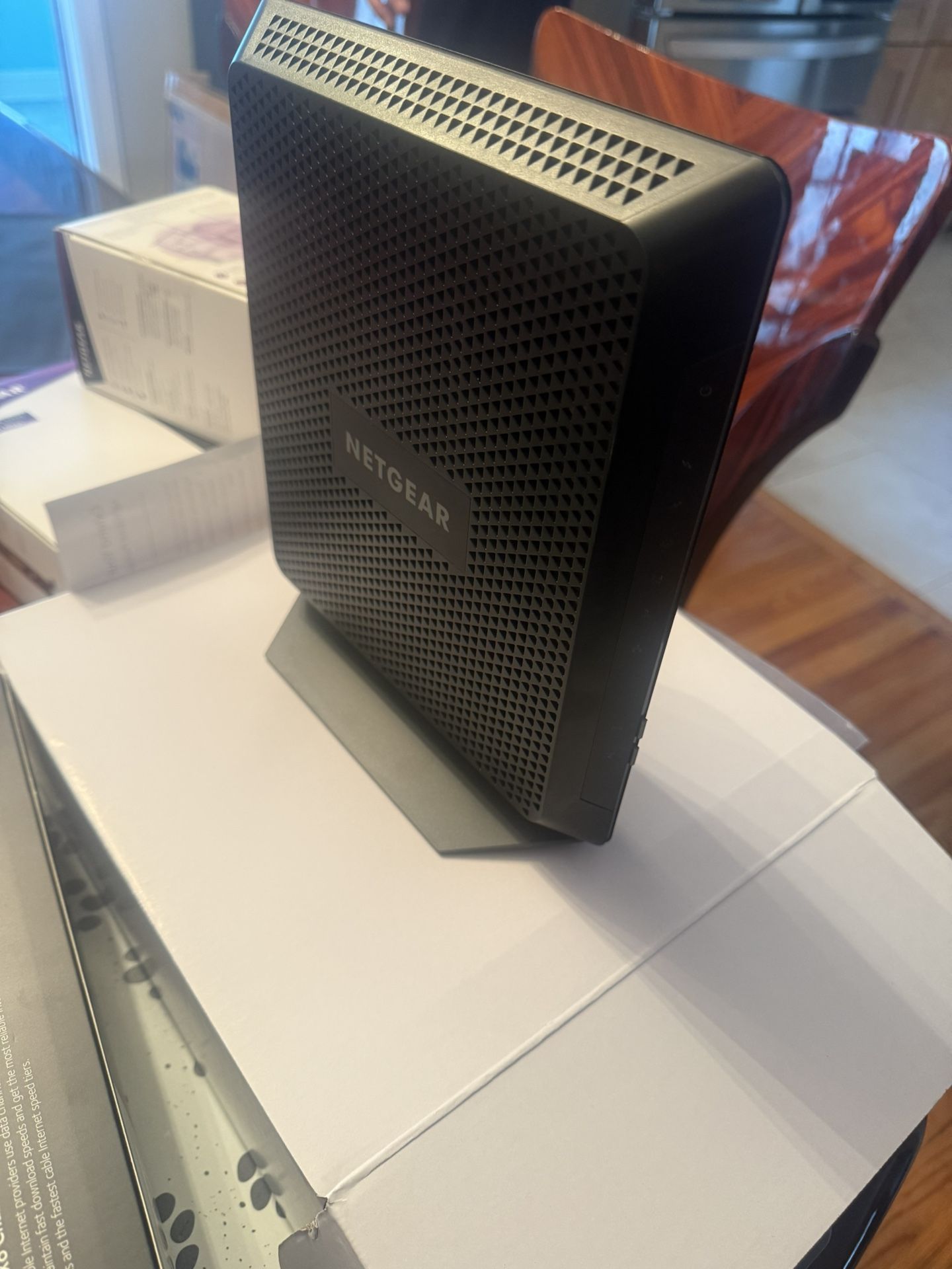 NETGEAR cable modem router
