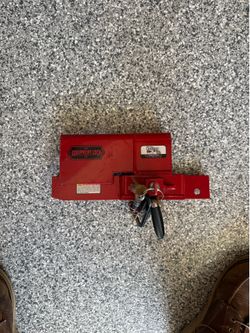 Box truck lock