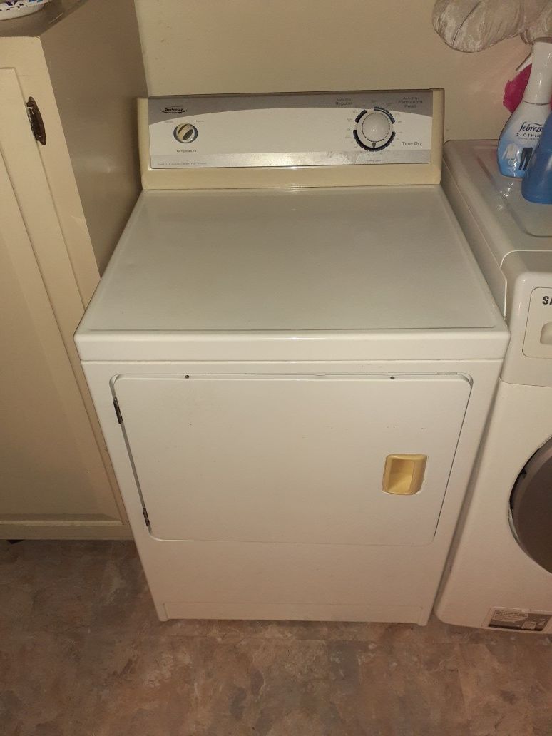 Maytag performa electric dryer 'King size capacity'
