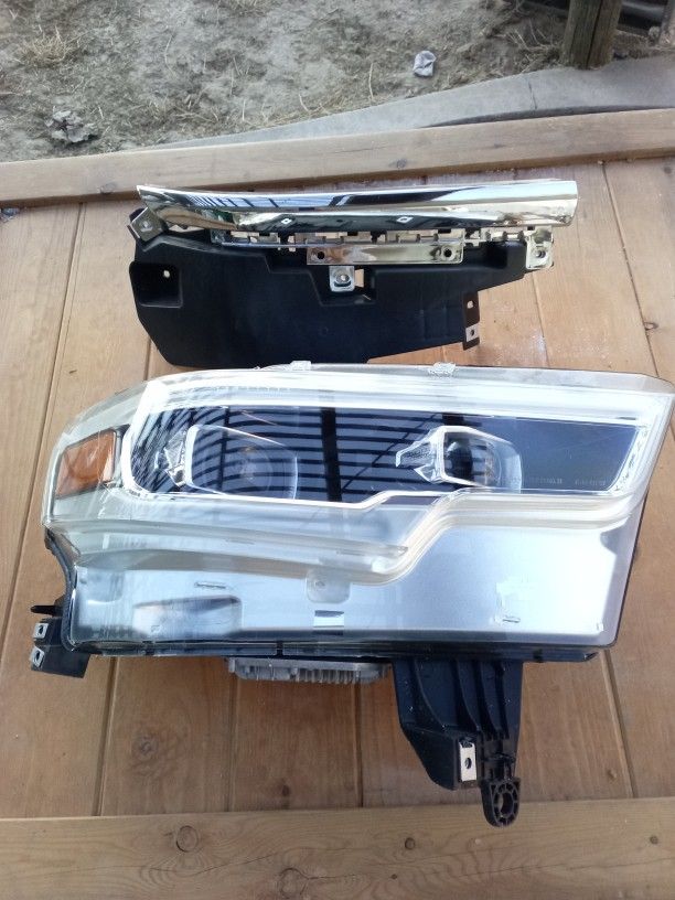 2019 -2022 Dodge Ram 1500 LED Headlight