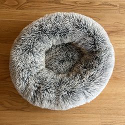 Western Home Faux Fur Dog & Cat Bed, Original Calming Bed 
