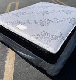 Set full size mattress and box spring