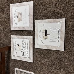 Bath wall decor