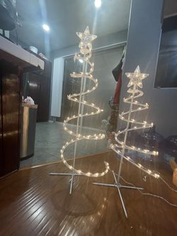 OUTDOOR CHRISTMAS DECORATIONS