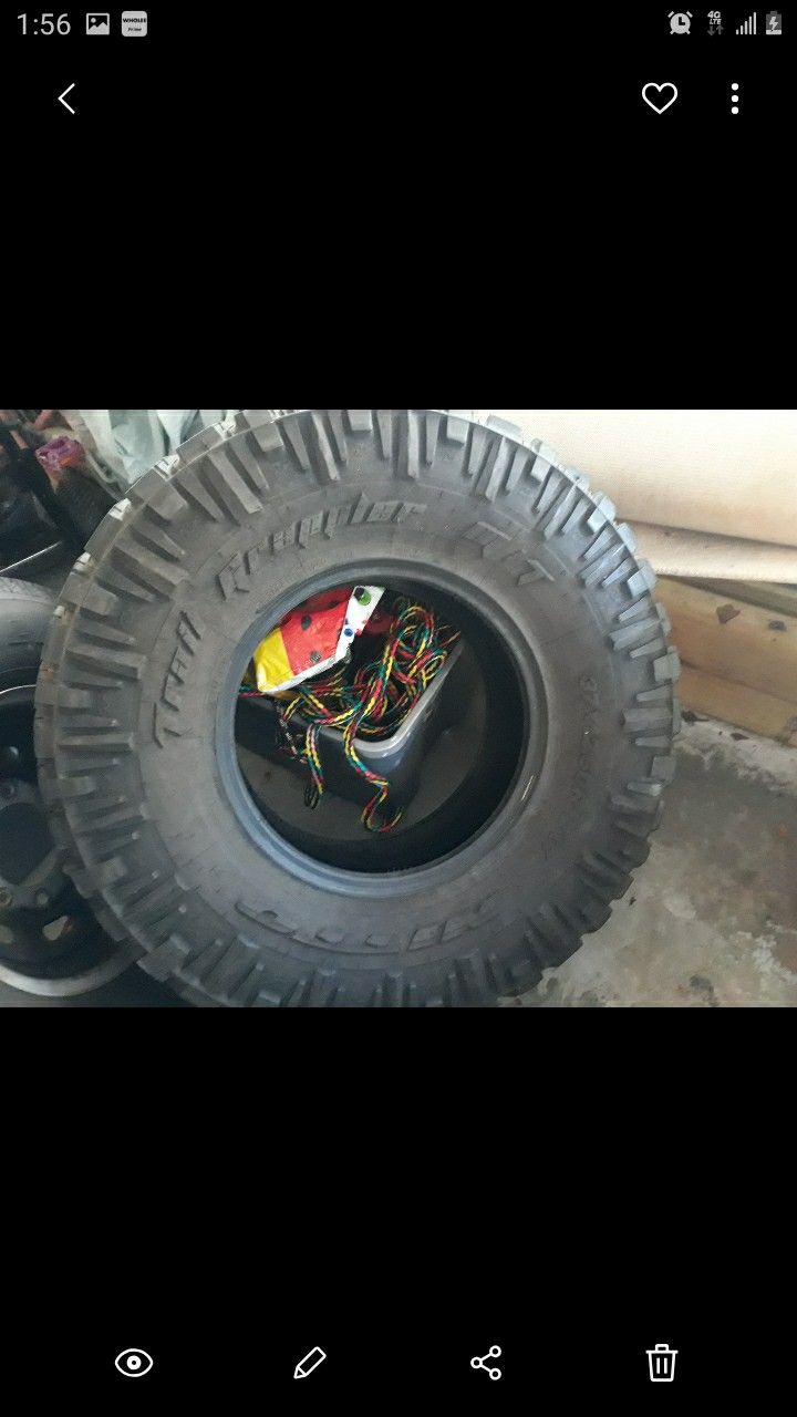 1 NITTO TRAILGRAPPLER 37/12.50/17 (LIKE NEW)