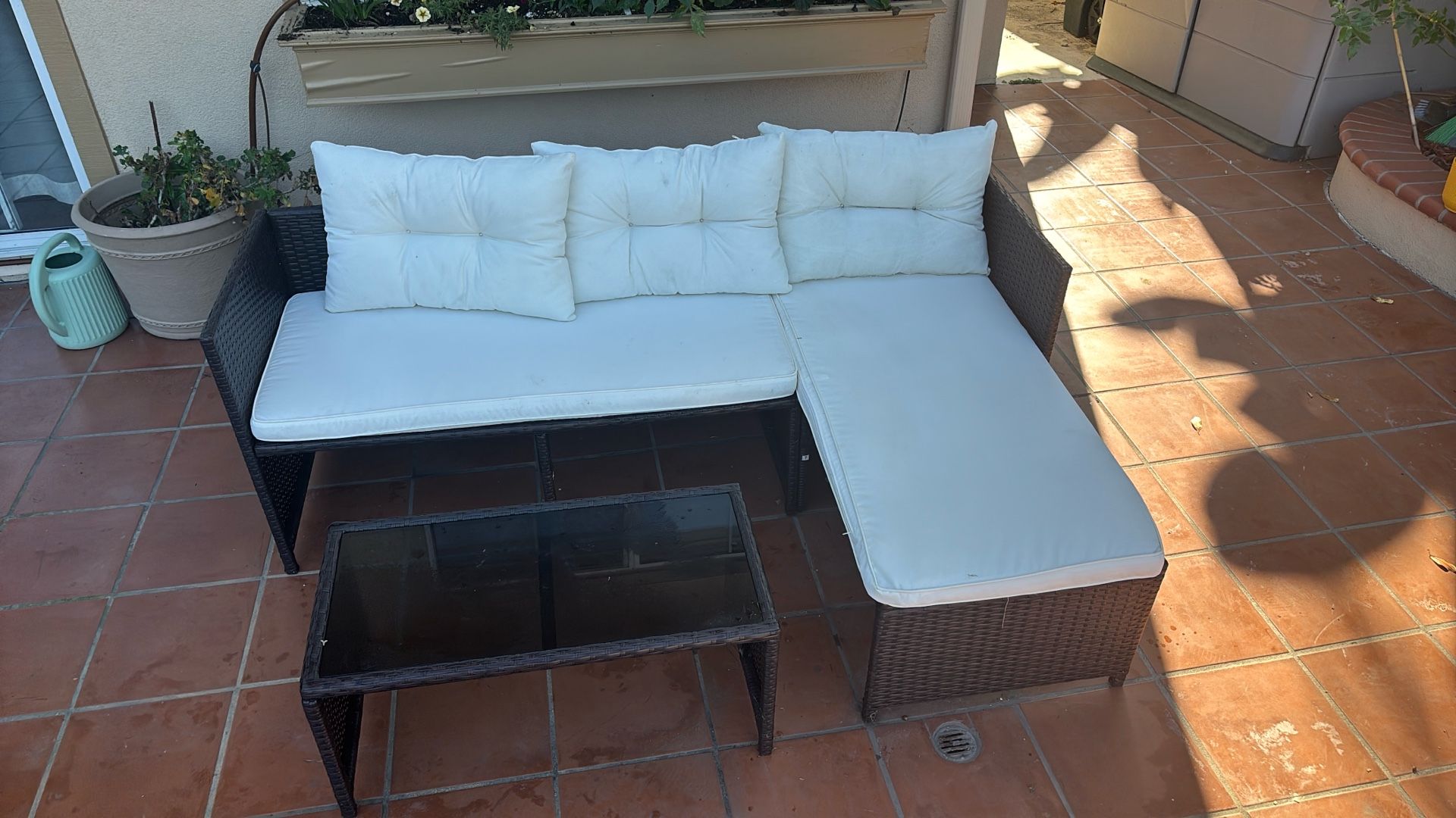 Out Door Furniture With Table