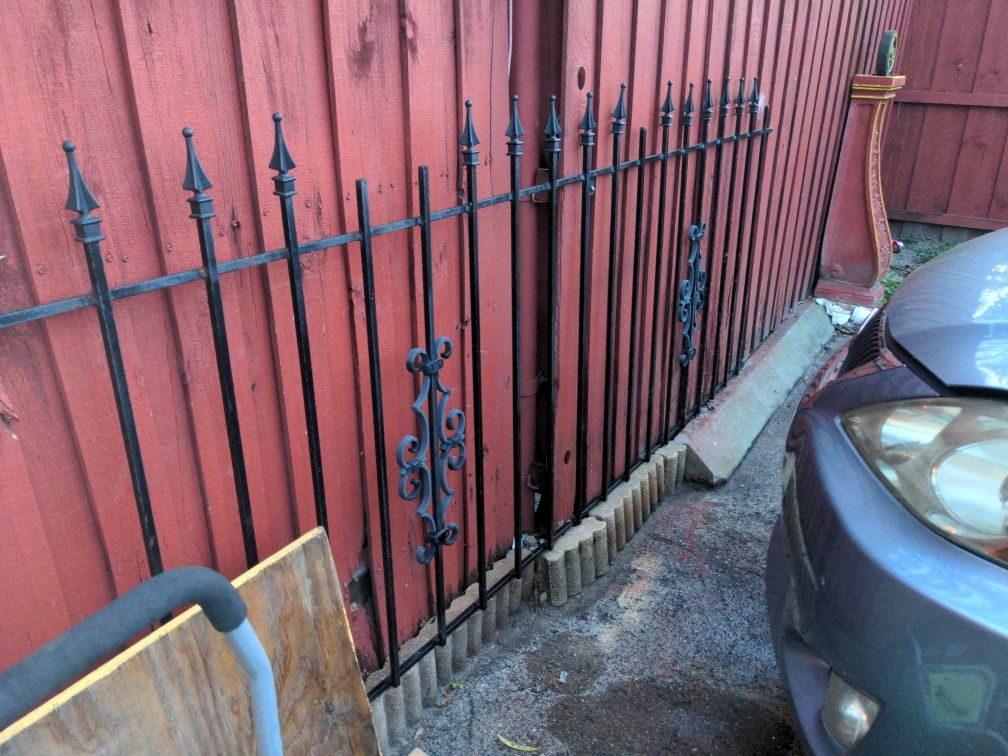 Iron Fence 12ft