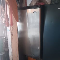 Mini Refrigerator 