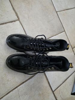 Dr. Martins boots size 7 mens/9 womens