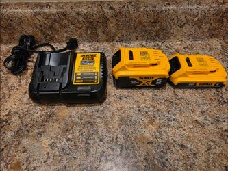 DEWALT 20V XR 5AH and 2AH batteries + Charger