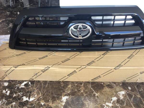 OEM Toyota 4Runner Limited Grille 2006-2009